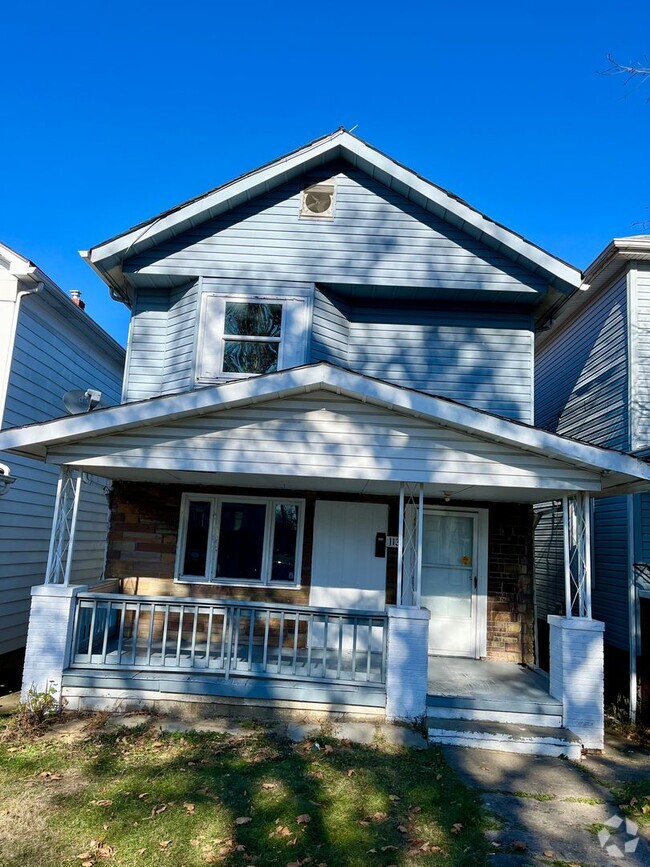 Building Photo - Four Bedroom Single Family Home