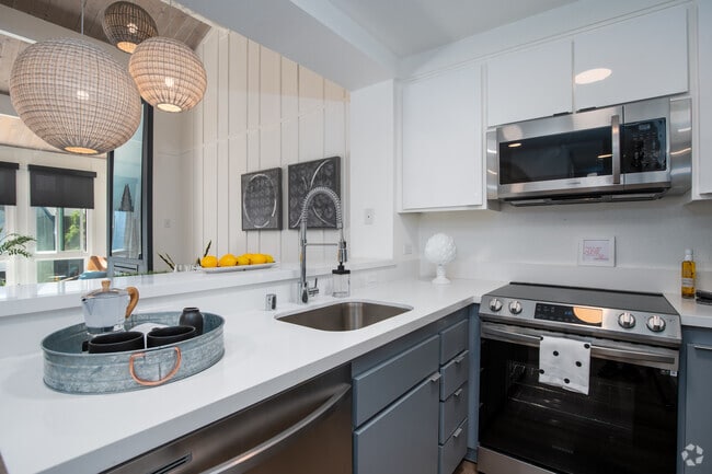 2HAB, 2BA - Renovado