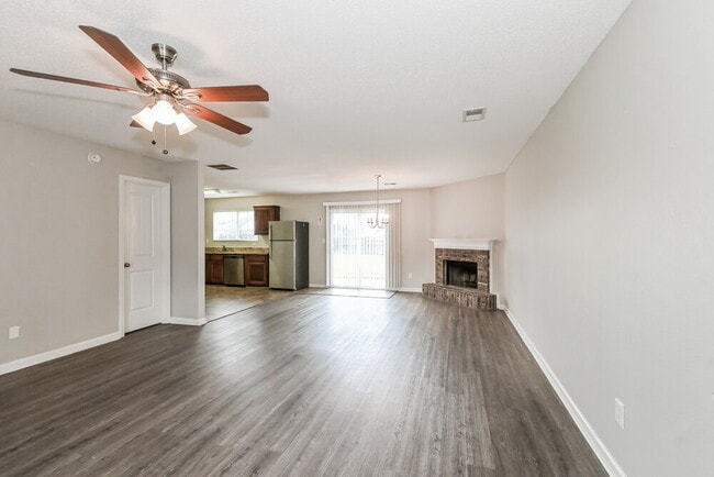 Photo - 2500 Boxford Ln