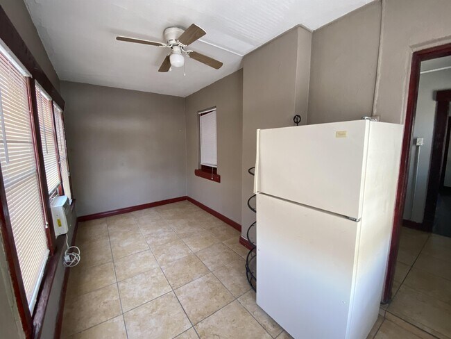 Photo - 1126 E San Antonio Ave