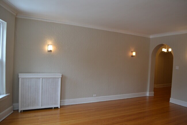 Photo - 1055 W North Shore Ave Unit 1W