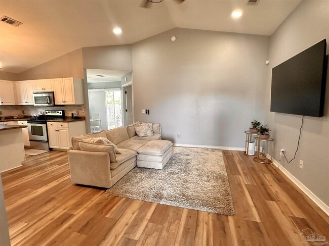 Photo - 346 Mizzen Ln