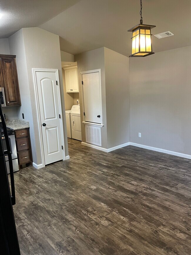 Photo - 825 Pine Bluff St