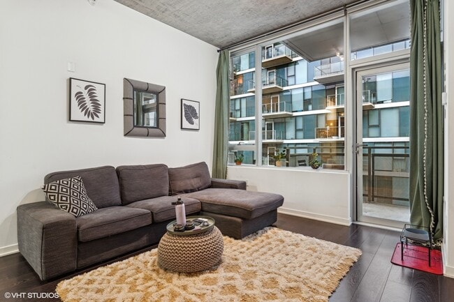 1345 S Wabash Ave