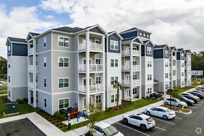 Building Photo - The Waverly at Winter Haven Rental