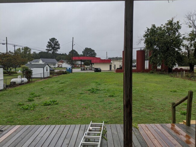 Photo - 105 N Church St