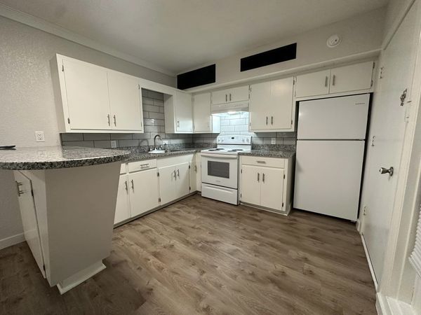 Newly renovated 1 BR 1 BA Studio Apartment - Whispering Oaks Apartment Homes El Campo