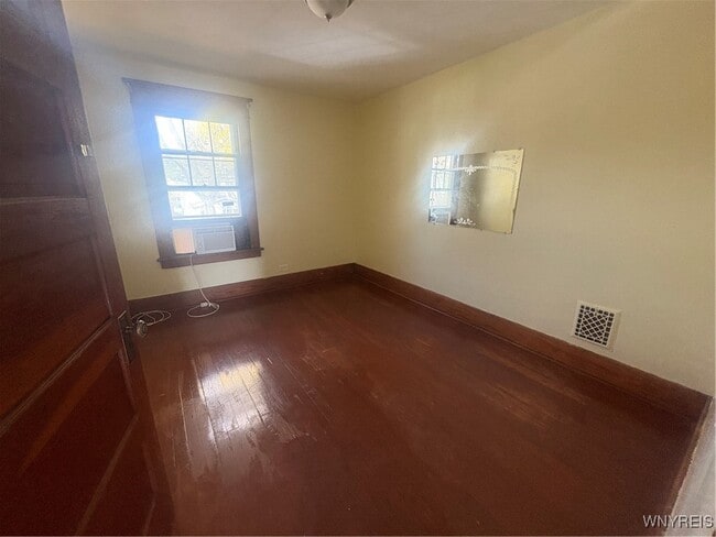 Photo - 2239 Willow Ave