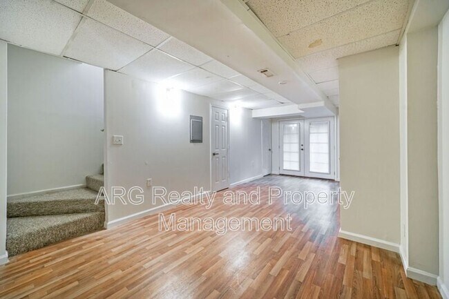 Photo - 7042 Oakhill Cir