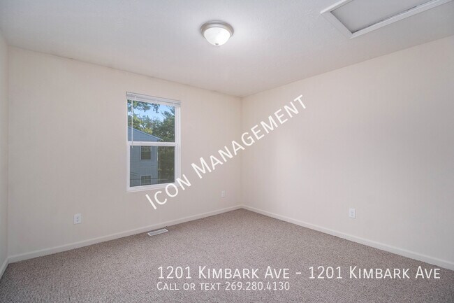 Photo - 1201 Kimbark Ave