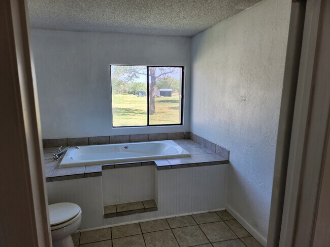 Photo - 311 Skyline Rd