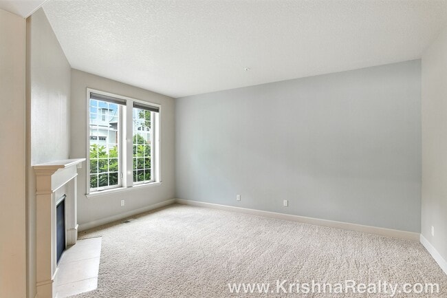 Photo - Gorgeous 6 BD* 3 BA* Single Family Home Located In Charming Arbor Meadows In Portland! **Minutes ...