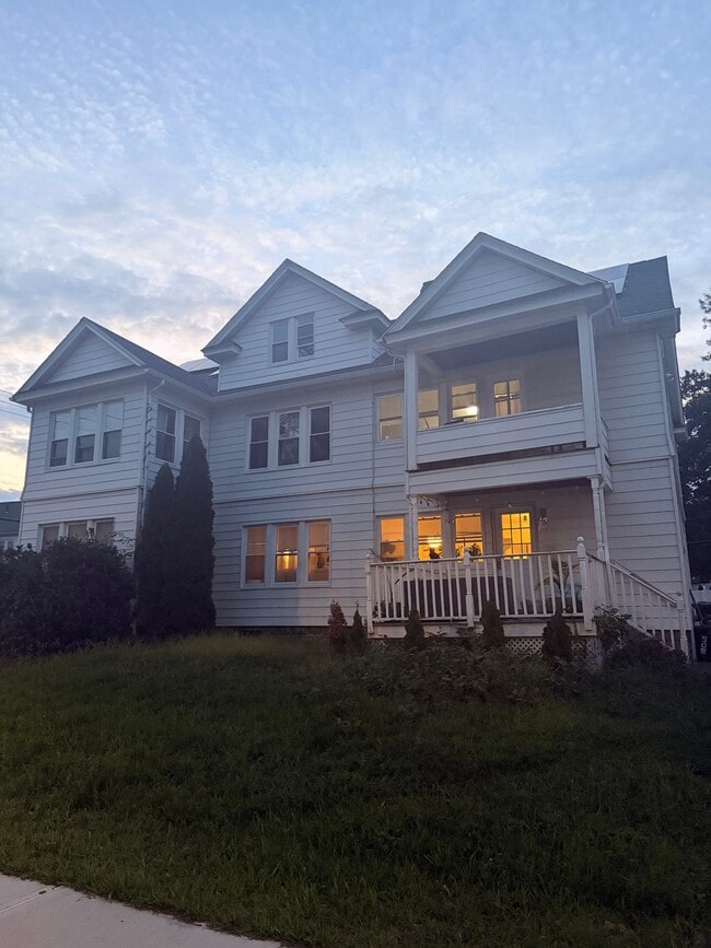 131 Hamburg St Unit 2