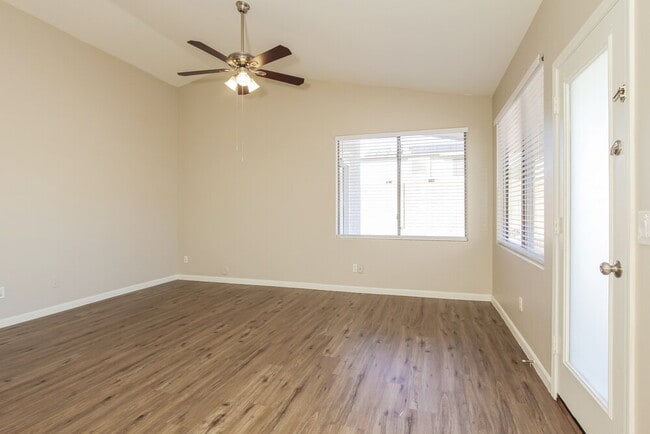 Photo - 16766 W Taylor St