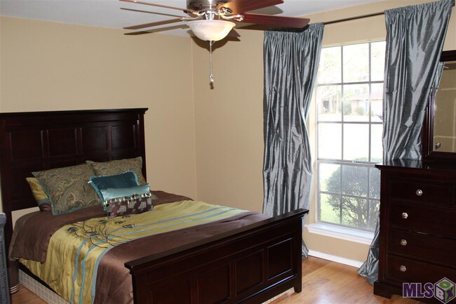 Building Photo - 12339 Armstrong Dr Rental