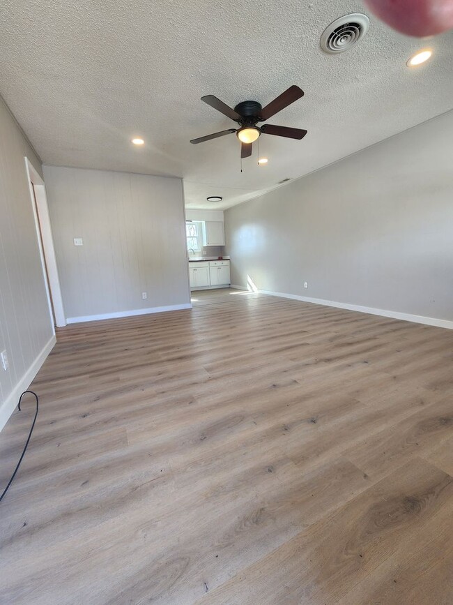 Photo - Maryville 37804 - 2 bedroom 1 bath duplex - call Tom Parry 865-607-3649