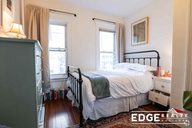Building Photo - 324 Faneuil St Rental