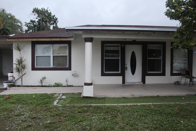 Building Photo - 4434 Venus Ave Unit A