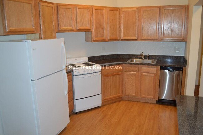 Photo - 1589 Beacon St Unit 4