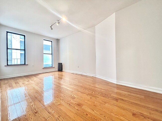 Building Photo - 112 Haven Ave Rental