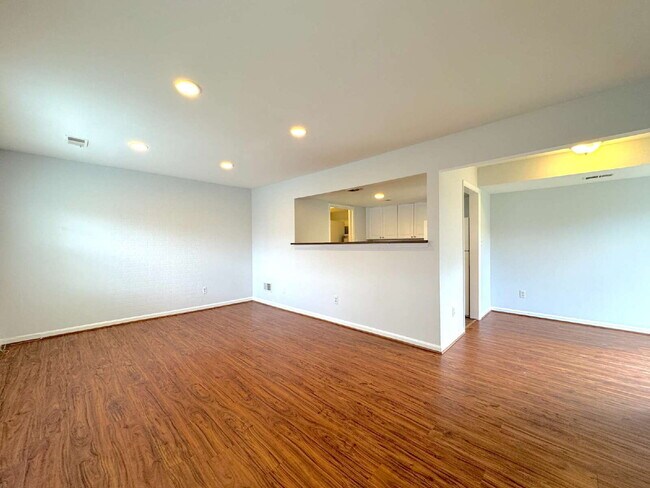 Photo - Inviting Lorton Condo with Comfortable Layout and Location Unit D