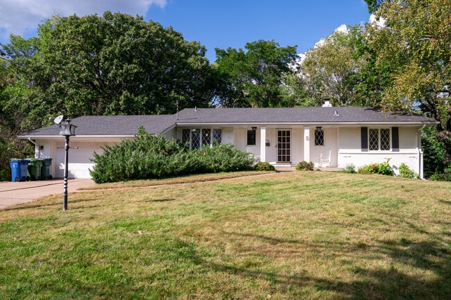 Building Photo - 593 Rice Creek Ter NE