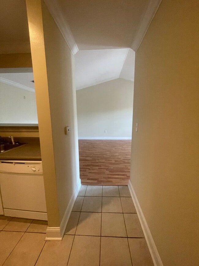 Building Photo - 21-2134 Moore Unit 21-2134 - A