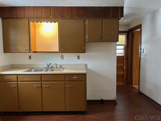 Photo - 219 Rosewood St