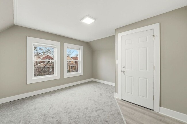 Photo - 1217 N Harding Ave Unit 2
