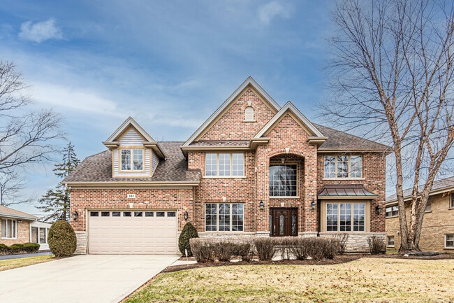 Building Photo - 361 S Elm St