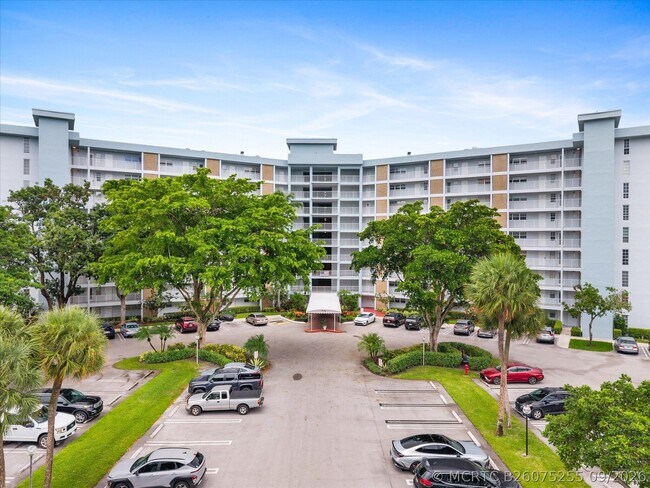 Building Photo - 3051 N Course Dr Unit 909
