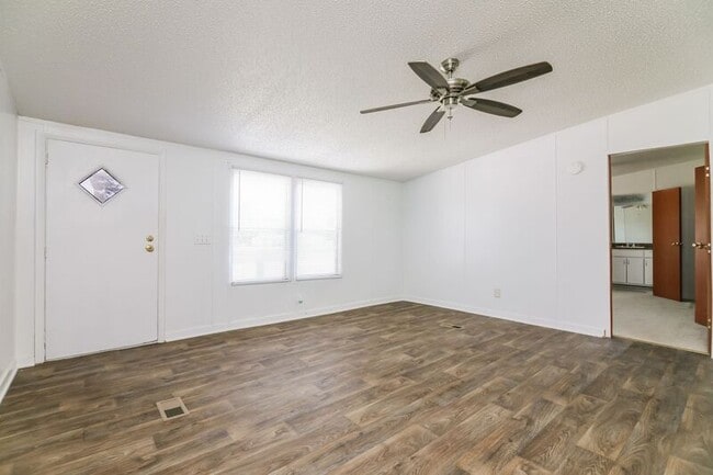 Photo - 2137 Coral Dr