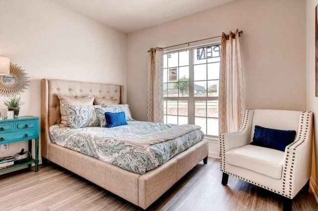 Photo - 405 Winterfield Dr