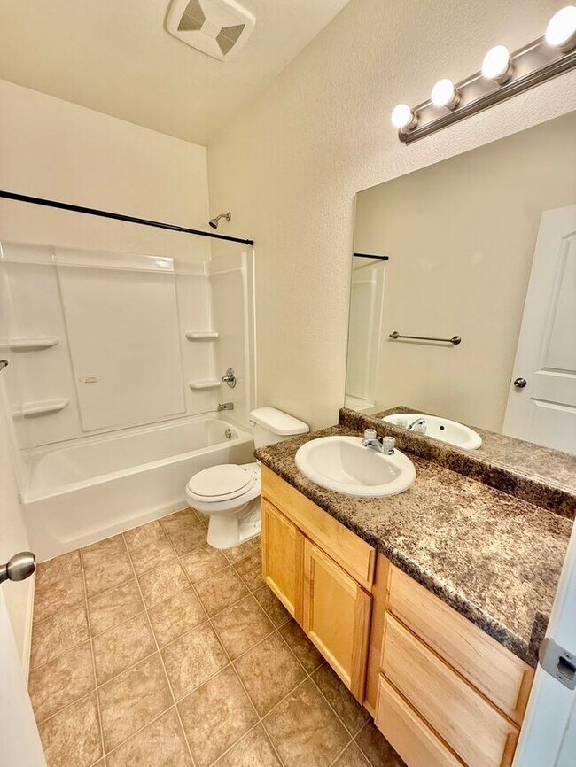 Photo - Beautiful 3 Bed / 2 Bath Home in Wellington!