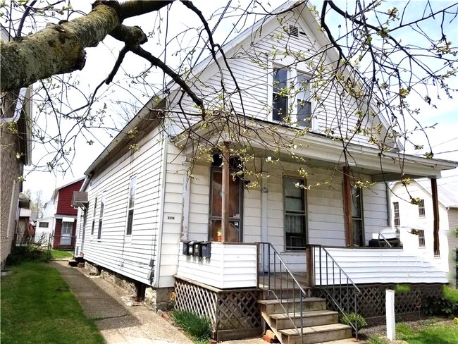 Building Photo - 1114 Pennsylvania Ave Unit #2 Front