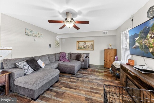 Photo - 19 Congress Ct