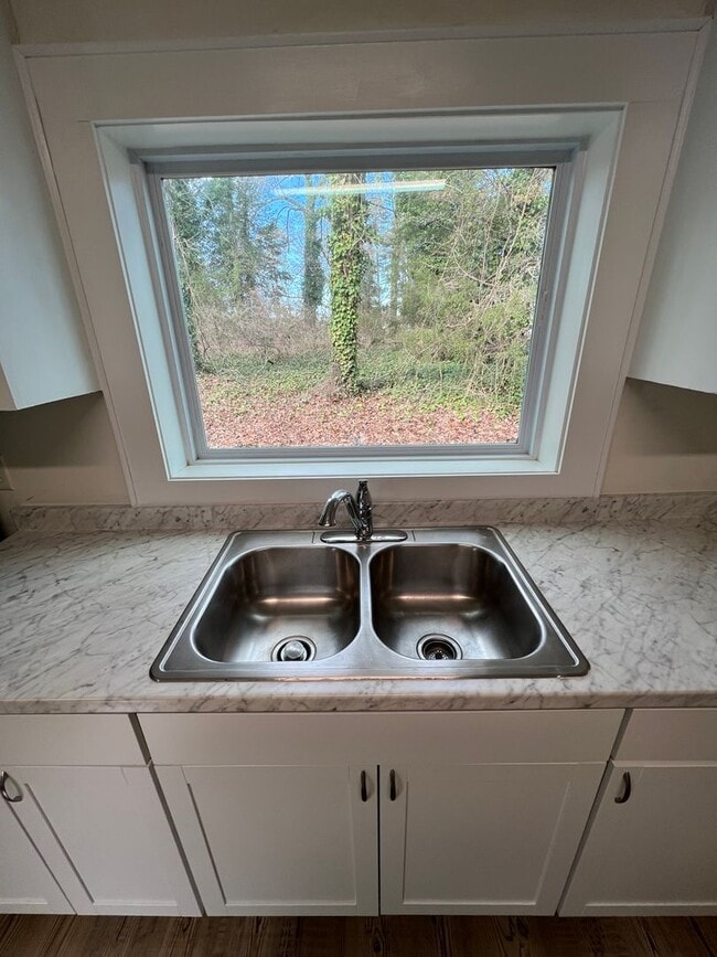 Photo - UPGRADED 2 Bedroom Home FOR RENT