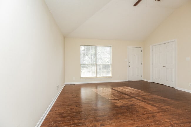 Photo - 63 Grassmire Dr
