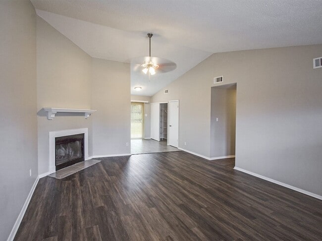 Photo - UPDATED 3 beds, 2 baths on cul de sac.