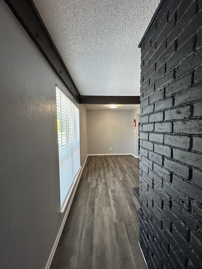 El Jardin Apartments