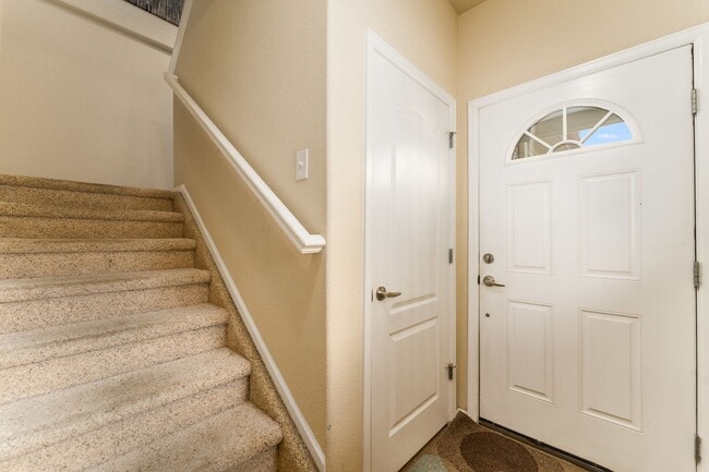 Photo - 2 bed/1 bath Townhome with Garage, Pool, Clubhouse