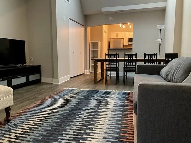 Photo - 309 W Charles St