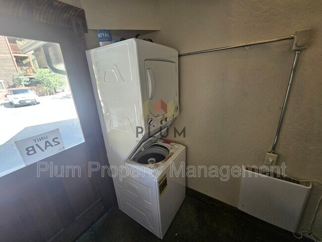 Photo - 131 Speedway Ave Unidad 2B