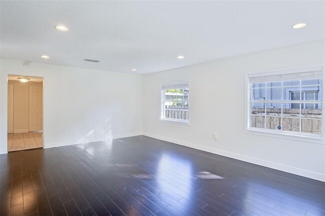 Photo - 350 N Phelps Ave