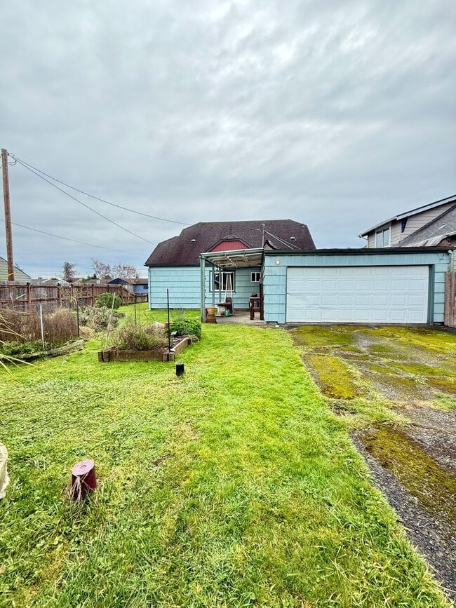 Photo - 3bd & 1 1/2ba with 2 Car Garage