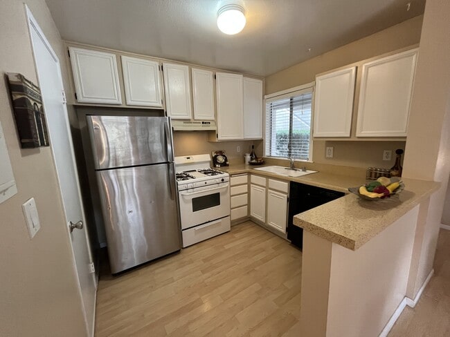 Photo - 2920 Luciernaga St