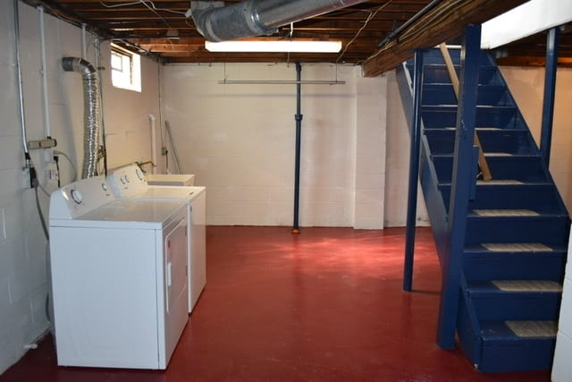 Washer/dryer/basement - 2703 Oakwood Drive