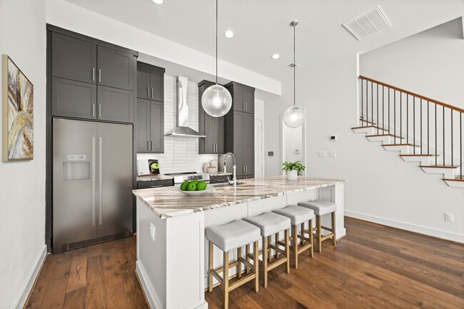 Photo - 2409 Webster St