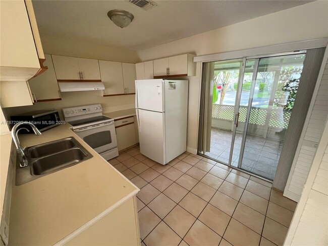 Photo - 2880 Belmont Ln