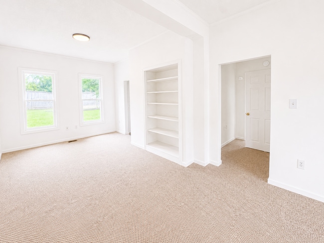 Photo - Cute 2 bedroom/1 bath home close to downtown, restaurants and shopping!
